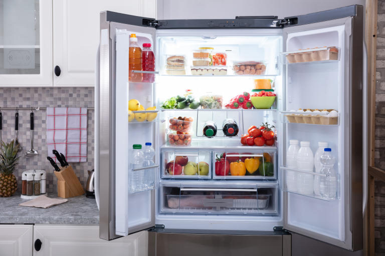 /medias/AI-CONTENT-STORY-TOPIC-3-How-to-organize-fridge-.jpeg?context=bWFzdGVyfGltYWdlc3w2NjMzOXxpbWFnZS9qcGVnfHN5cy1tYXN0ZXIvaW1hZ2VzL2gwNy9oNGEvODg1NDIxMjczOTEwMi9BSV9DT05URU5UX1NUT1JZX1RPUElDXy0zXy1fSG93X3RvX29yZ2FuaXplX2ZyaWRnZV8uanBlZ3xiODEzNDdlNTE5Nzg4MzA1ZTA4YWJlODg1YTJmZjM1OTA5MWJhNjA1OTg4MDYxZWI5Nzg5YTgwYmQ0ZTgzZDM4